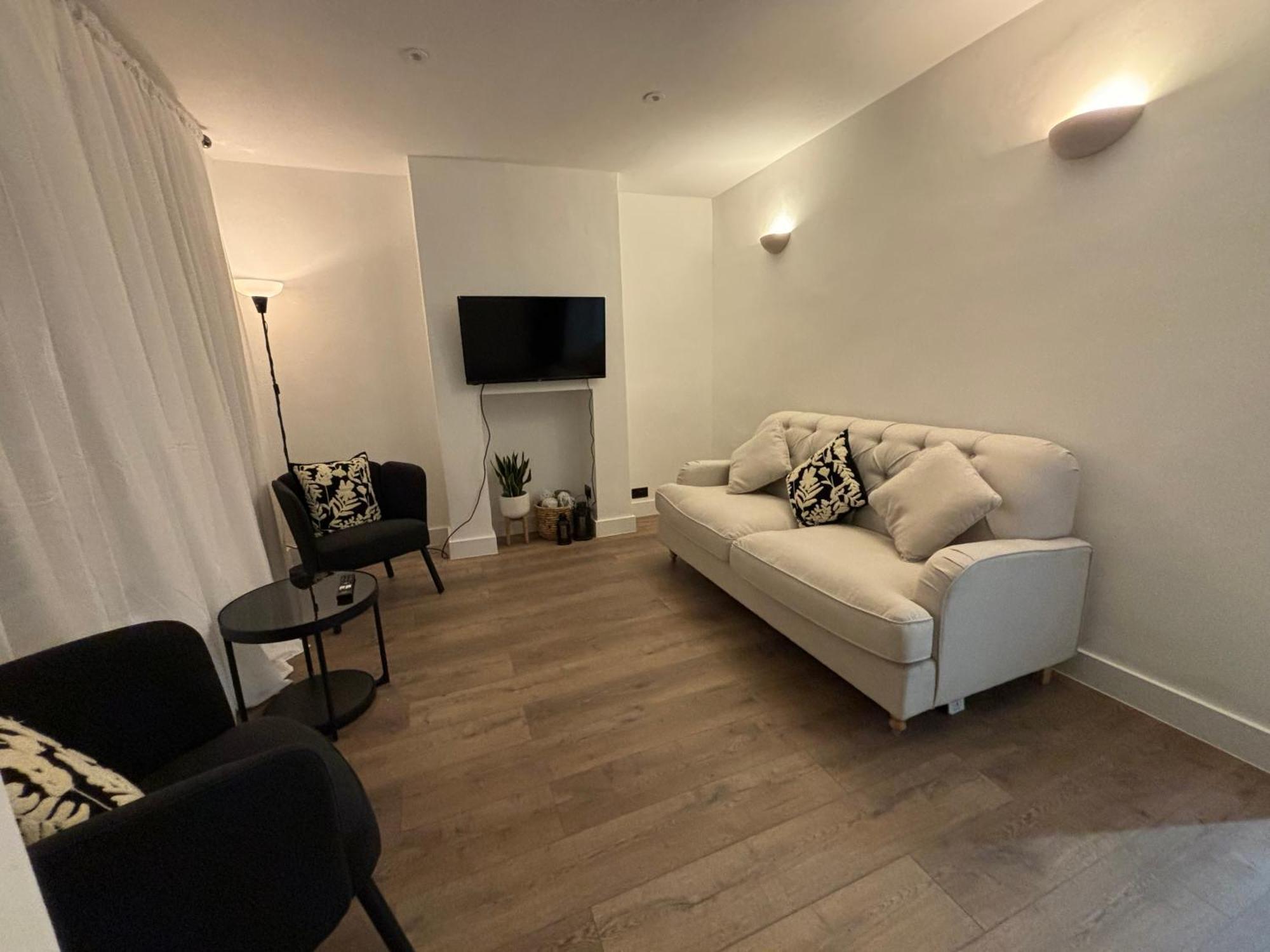 Flat In * Londra